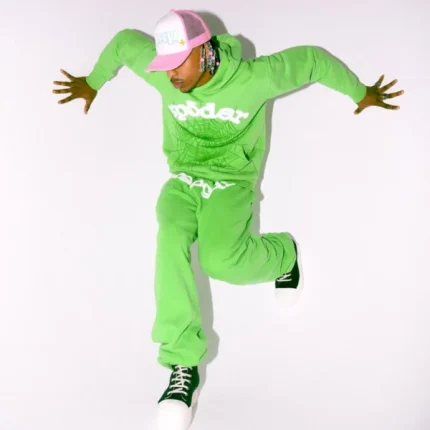 Sp5der Websuit Sweatpant Green in Pose