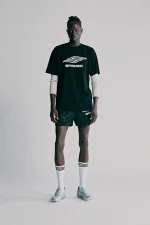 SP5DER PRO LW TEE BLACK Pose